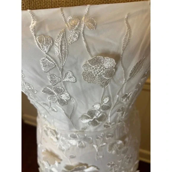 Lulus White 3D Floral Embroidered Midi Dress Square Neck Adjustable Straps XS - Picture 4 of 7